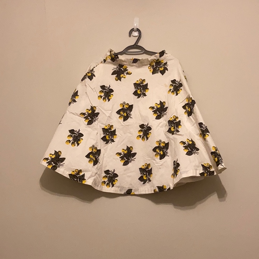 Skirt with pockets